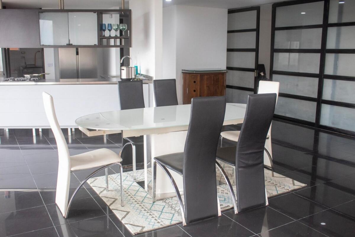 Near Provence Pool, Gym, Views And Wifi Apartamento
